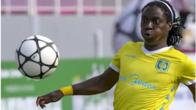 لاعبة كرة قدم