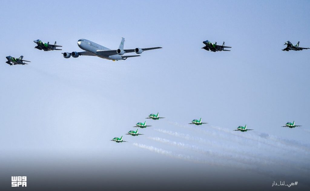 حاولت استهداف المسافرين فجر اليوم .. الدفاعات السعودية تدمر مسيّرتين أُطلقتا باتجاه مطار أبها الدولي احتفال السعودية