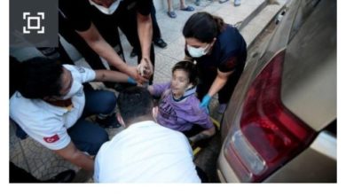 فتاة تقفز من النافذة