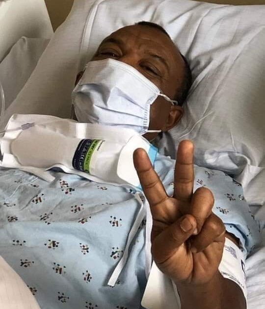 نقل الكوميديان “محمد موسى” إلى المستشفى إثر تعرضه لوعكة صحية صورة ارشيفية للكومديان محمد موسى في 2021 وهو على فراش المرض