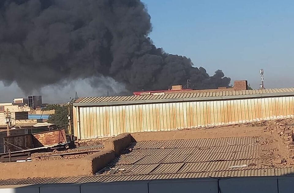 شهود عيان: طيران الجيش يقصف أهدافاً لـ"الدعم السريع" في محيط المدينة الرياضية وأرض المعسكرات جنوب الخرطوم حريق امدرمان