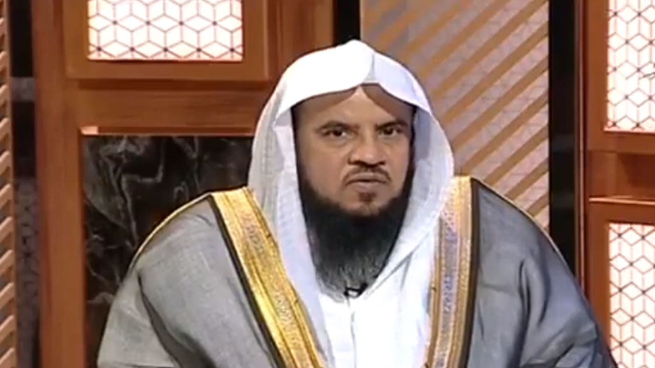 هل يجوز وضع صور فوتوغرافية للحيوانات أو الطيور بالمجلس؟.. الشيخ "السبر" يرد الشيخ السبر