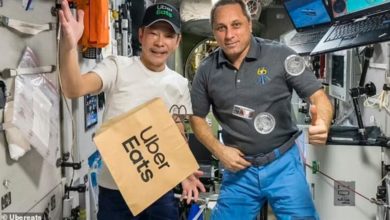 أوبر توصيل طعام فضاء