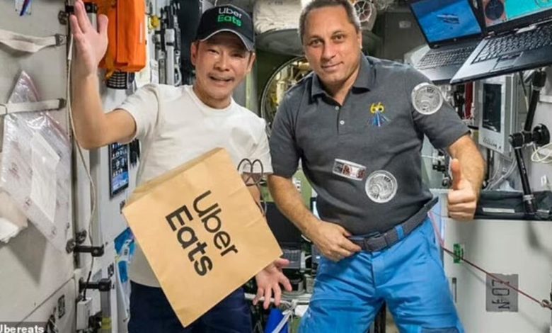 أول وجبة وصلت بالفعل.. "أوبر" تنجح في توصيل الطعام الطازج إلى رواد الفضاء أوبر توصيل طعام فضاء