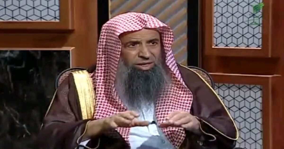ما حكم مخالفة الزوجة لـ"طلاق معلق" حلفه الزوج لمنعها من زيارة أهلها؟.. الشيخ "الزامل" يرد الشيخ الزامل