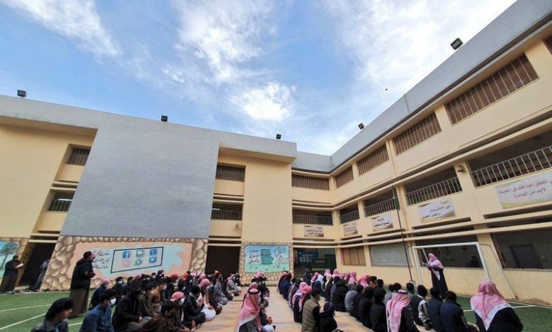 طلاب "تعليم تبوك" يؤدون صلاة الاستسقاء في مدارسهم طلاب السعودية