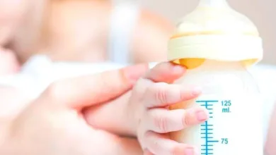 لبن حليب صناعي طفل