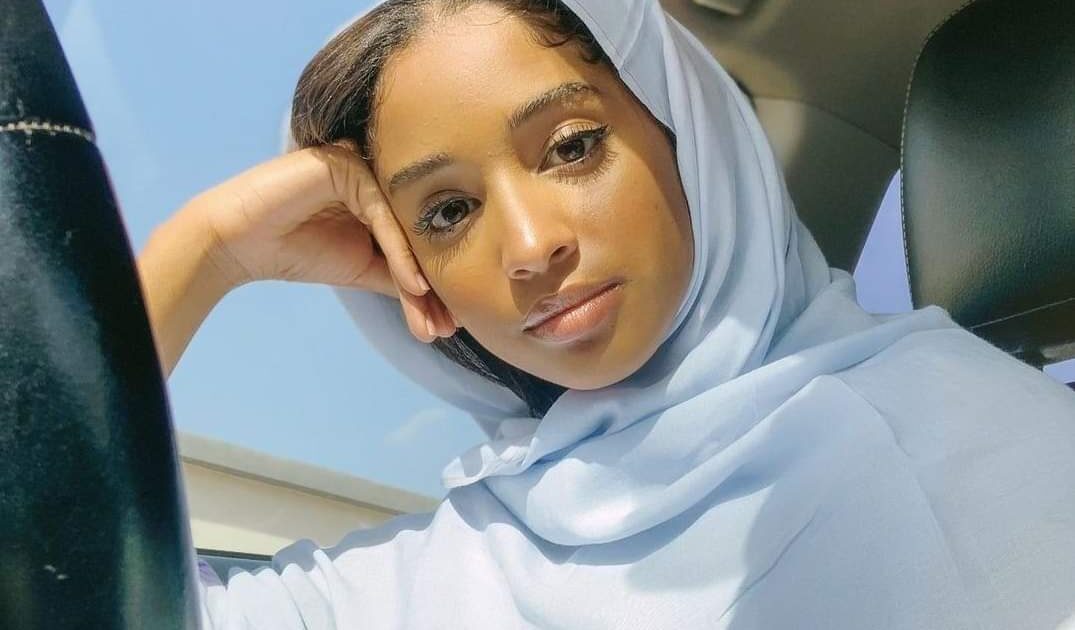 نجمة سوشيال سودانية تطلب من خُطابها على الفيس أن يحسموا أمرهم والأفضلية لمغترب FB IMG 1643652547544