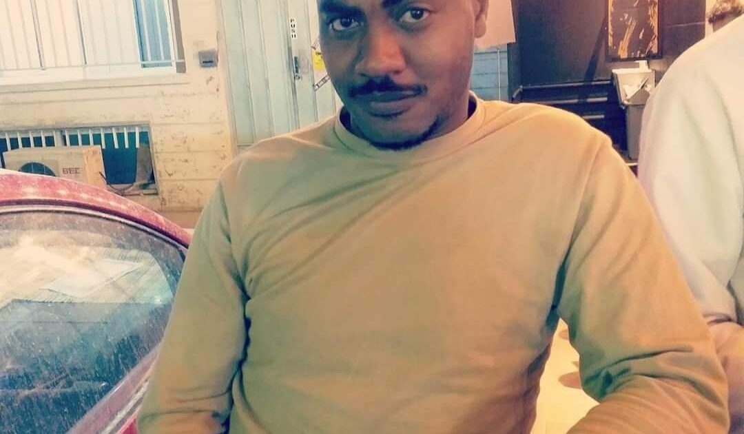 خرج متظاهراً و بحثوا عنه عبر مواقع التواصل لحظة ولادة زوجته.. "بسكويتة" يرزق بالتوأم "ثائر" و "مناضل" بسكويتة