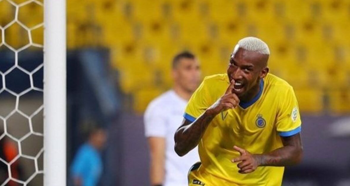 فيديو طريف لتاليسكا لاعب النصر مع شبيهه: إذا تسدد مثلي تعال العب معانا تاليسكا