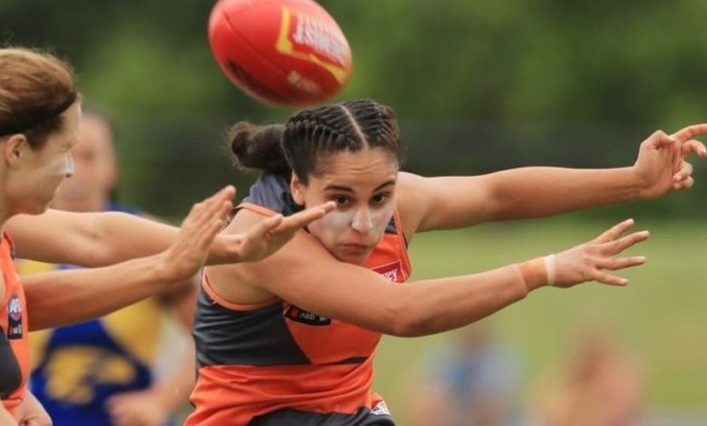 محترفة لبنانية ترفض ارتداء شارة «المثلية الجنسية» في دوري أسترالي حنين زريقة