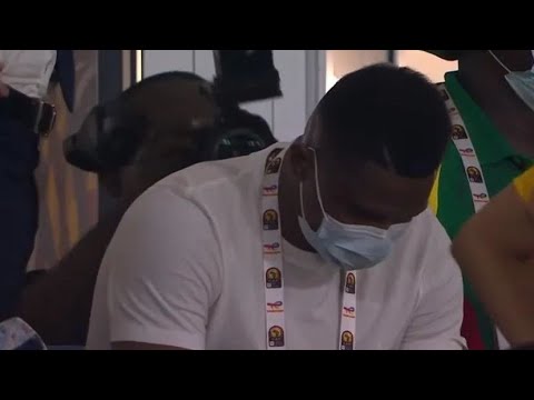 شاهد.. رد فعل إيتو بعد خسارة الكاميرون أمام مصر hqdefault 3