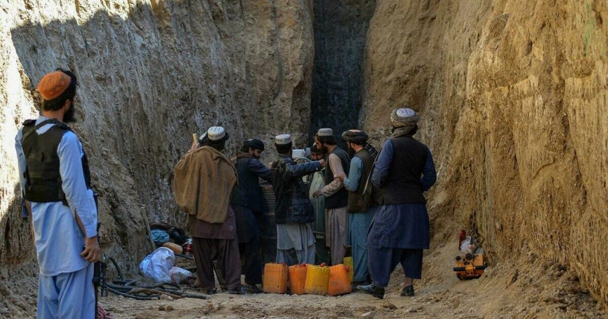 وفاة الطفل الأفغاني الذي سقط في البئر image 5