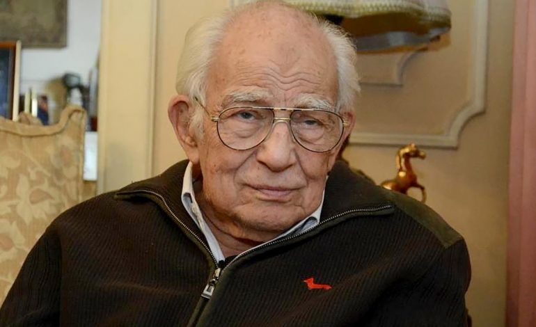 رفض دعوى ابنة الفنان رشوان توفيق مع إلزامها بدفع 890 ألف جنيه لوالدها رشوان توفيق