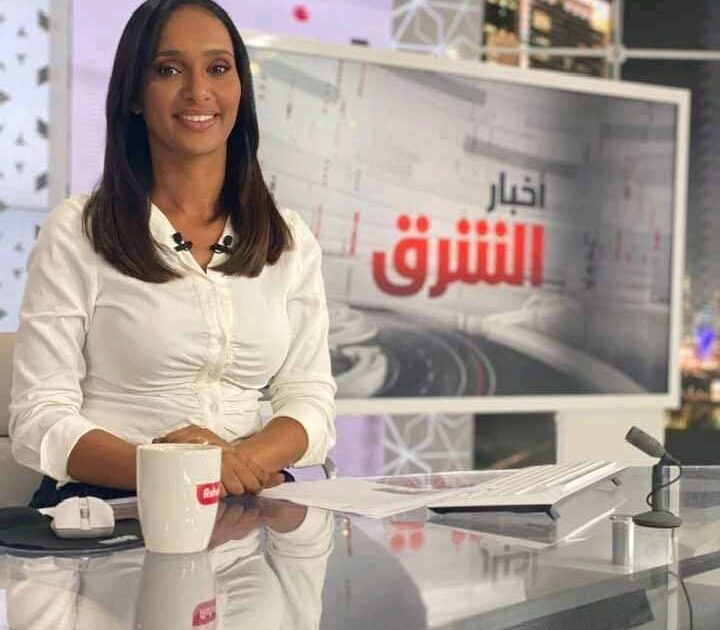شاهد بالفيديو مذيعة الشرق “سالي عثمان” في إطلالة جديدة على أنغام بساط الريح مع “فرفور” سالي عثمان