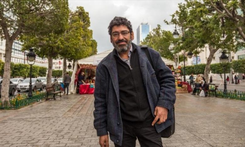 "قطعة قماش زرقاء": عودة كمال الزغباني كمال