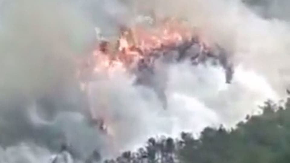 مشاهد جديدة.. طائرة الصين سقطت عمودياً بسرعة البرق انفجار طائرة الصين