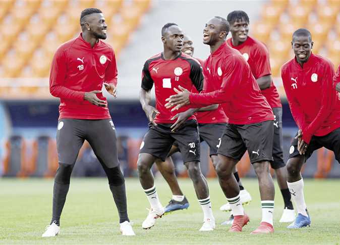 نقل مدرب السنغال إلى المستشفى بعد الفوز على الكاميرون منتخب السنغال