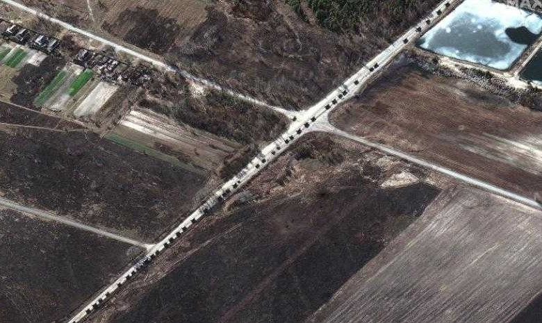 الحرب الدموية تشتعل.. "قافلة الموت" الروسية تتحرك نحو كييف بعد توقف أسبوعين والعالم يحبس أنفاسه قافلة الموت