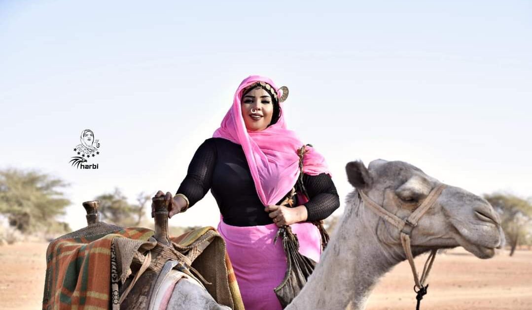 شاهد بالفيديو.. الفنانة ندى القلعة تحكي مواقف مضحكة مرت بها: (وائل ولدي قال لي بقيتي زي شوال العيش.. أنا تقيلة وركبت الحصان وجيت واقعة مكومة في وائل والسايس بتاع الخيل) ندي القلعة