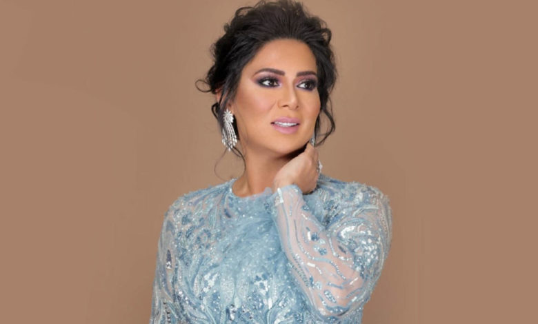 شاهد.. محمد الدعيع يحتضن نوال الكويتية .. ويعلق : هذي الفنانة اللي أحبها نوال الكويتية