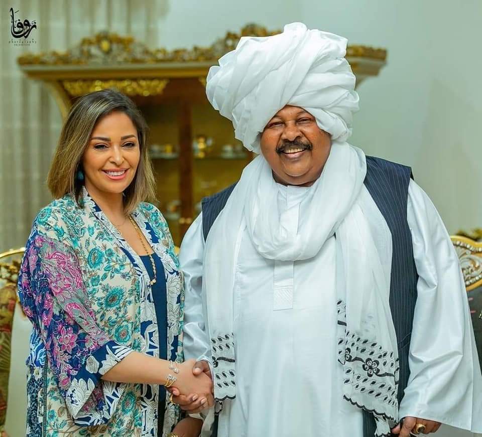 بالصور.. النجمة المصرية داليا البحيري تزور منزل الكاردينال و صور تجمعها بكابو و ترباس داليا البحيري و كمال ترباس