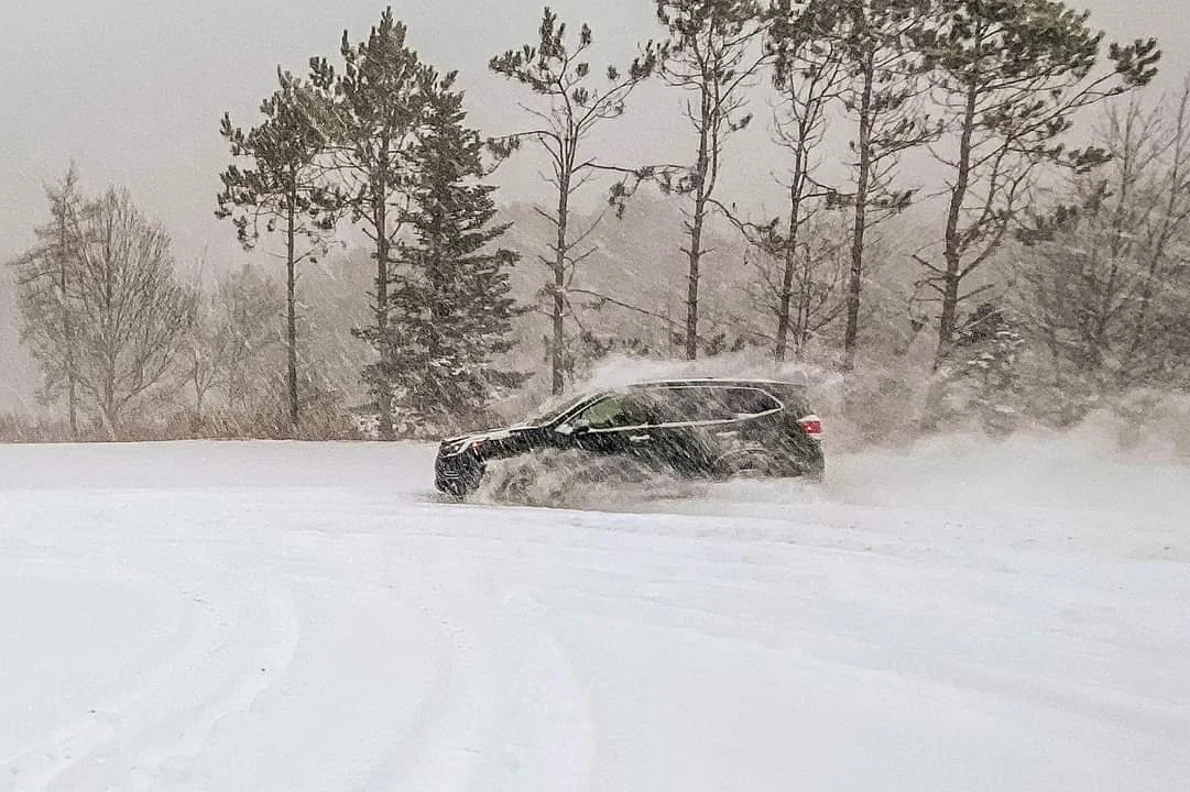 عاصفة ثلجية