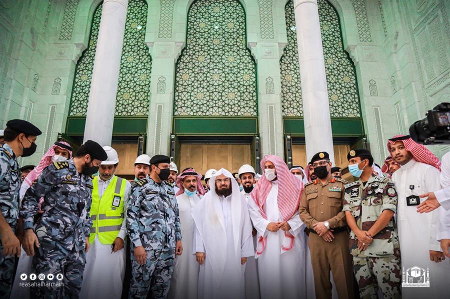 السديس" يفتتح باب الملك عبدالعزيز بالمسجد الحرام 7964d640 50e0 4060 a294 b1f982c3f70d