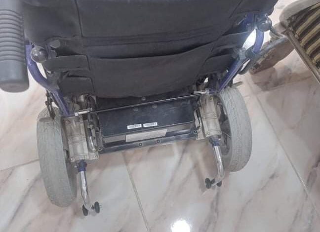 سرقة مع انعدام الضمير..مواطن يفقد كرسي كهربائي للمعاقين من سيارته بعد تعرضها للسرقة FB IMG 1650639232169 648x470 1