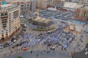 مشاهد مهيبة لإقبال الزوار على مسجد الغمامة للاستمتاع بالأجواء الإيمانية efcdc463 fc86 4931 8f31 61eb880c271a