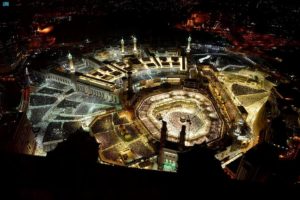 صور تظهر امتلاء المسجد الحرام بالمعتمرين والمصلين في إحدى ليالي العشر f7e1d474 c4c5 4a0d be89 00790e8bba19