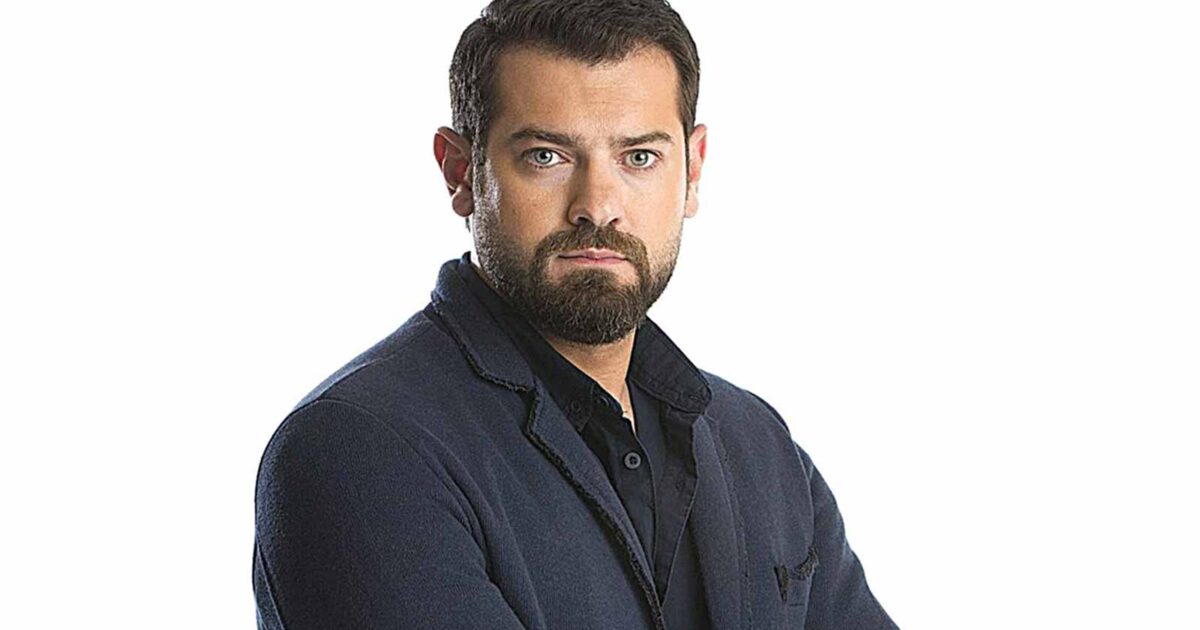 عمرو يوسف يكشف السبب الحقيقي لوقف مسلسل الملك الفنان الممثل عمرو يوسف