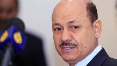 العليمي يمهل الإمارات 24 ساعة للانسحاب من اليمن رشاد العليمي 1