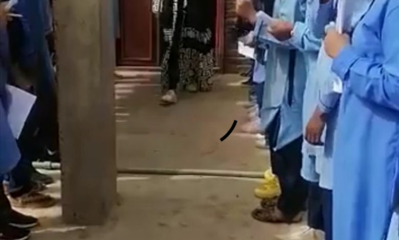 لحظات مؤثرة لفتاة سودانية أصيبت بالسرطان..هكذا استقبلها رفاقها Screenshot ٢٠٢٢٠٥١٨ ٠٧٥١٠٨