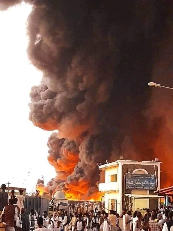 حريق ميناء عثمان دقنة