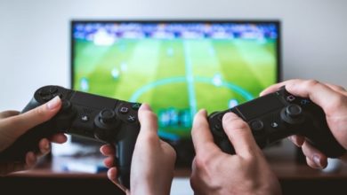 بعد انفصالها عن الاتحاد الدولي لكرة القدم.. لعبة "فيفا" الشهيرة تغيّر اسمها رسميا لعبة FIFA 21 أن تدعم نظام Cross Play على أجهزة PlayStation و Xbox