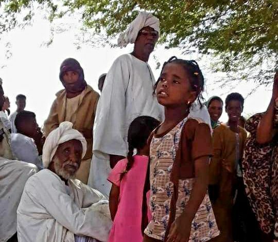 شاهد أول صورة “حديثة” للطفلة المزعومة بمعالجة المرضى “بالماء” في العفاض شمالي السودان طفلة العفاض1