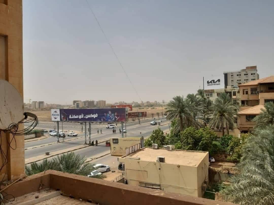 القوات المسلحة: الدعم السريع يمارس نوع من الحرب النفسية و لا صحة ما يتم تداوله عن السيطرة على المطارات إشاعة اغلاق الجيش شارع المطار المظاهرات