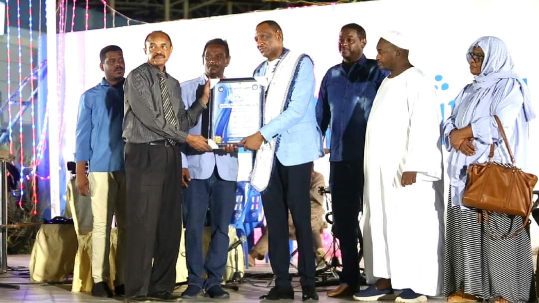 د.جلال حامد: كان من المفترض أن أكون لاعبا بالفريق الأزرق بعد ترشيحي له من قبل أمين زكي مدربي في منتخب الشباب و لي دور في ترشيح ثم تسجيل “يور” الحارس التاريخي للهلال جلال حامد