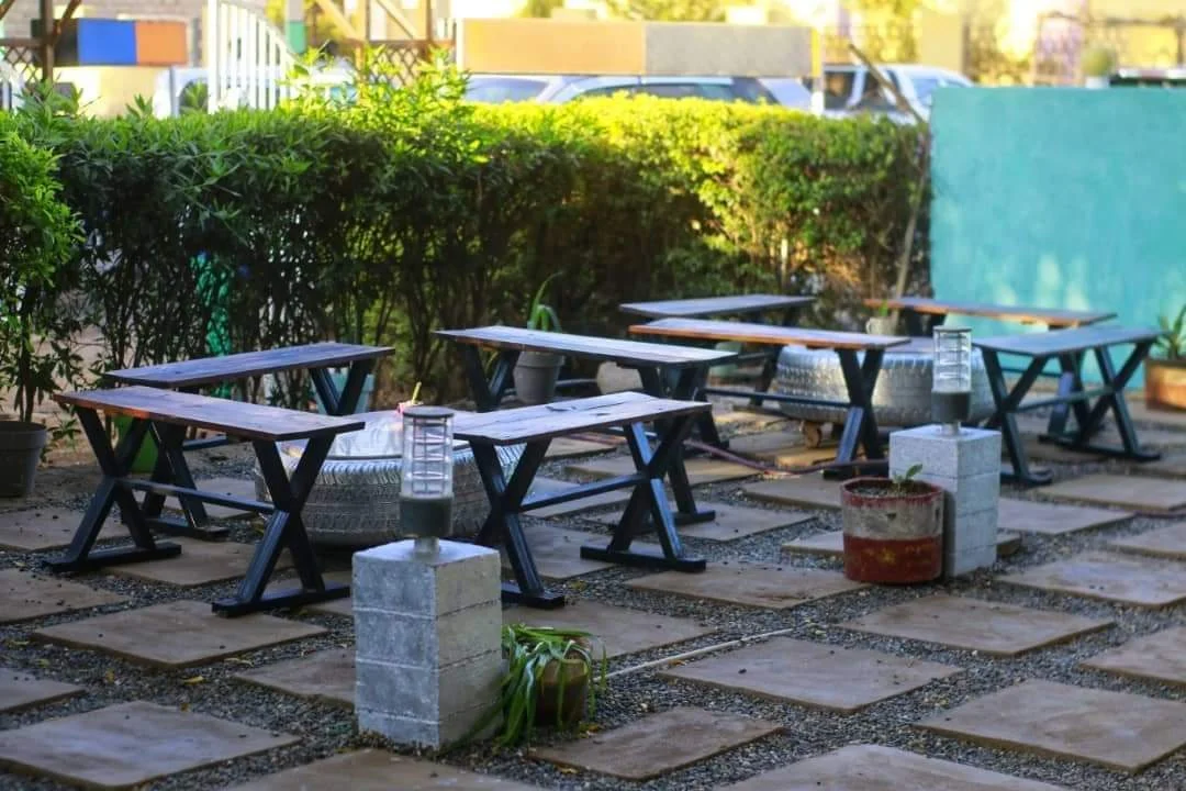 السودانيون في دول الشتات ... أسواق ومقاهٍ تعيد رسم الوطن مقهى