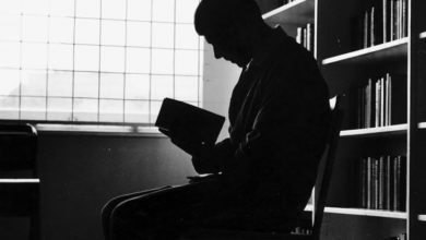 توجيه بإنشاء مدرسة ثابتة للأساس والثانوي داخل سجن كسلا michael gove has overturned restrictions on books for prisoners 1 1