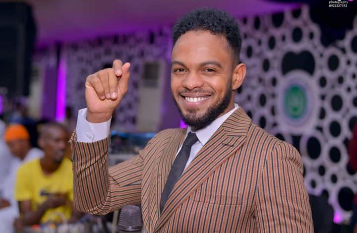 المطرب “أحمد الشبح” يكشف حقيقة فيديو الفتيات الضجة ولقب ” الشبح” المرتبط باسمه FB IMG 1658827043369