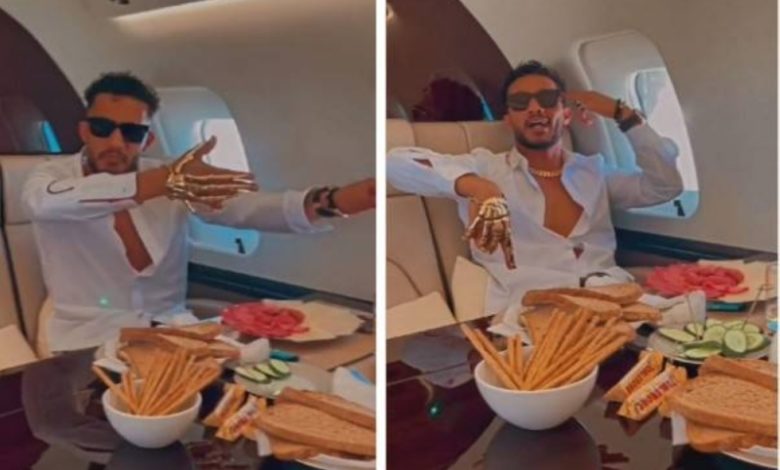 شاهد: محمد رمضان يرتدي كفاً من الذهب أثناء توجهه إلى إسطنبول.. ويعلق:"رايح أولع تركيا" تنزيل 3