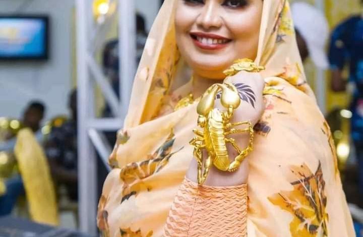 شاهد بالفيديو: بعد أن نزعت الحجاب.. الفنانة توته عزاب تشعل منصات التواصل عقب تقديمها لفاصل من الرقص المثير داخل إحدي صالات الأفراح توتة عذاب