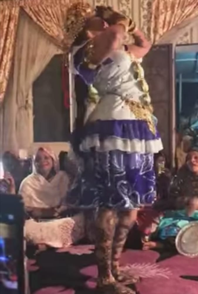 بين الرفض والقبول.. رقيص العروس.. كاميرات الهواتف تتربَّص رقيص عروس 1