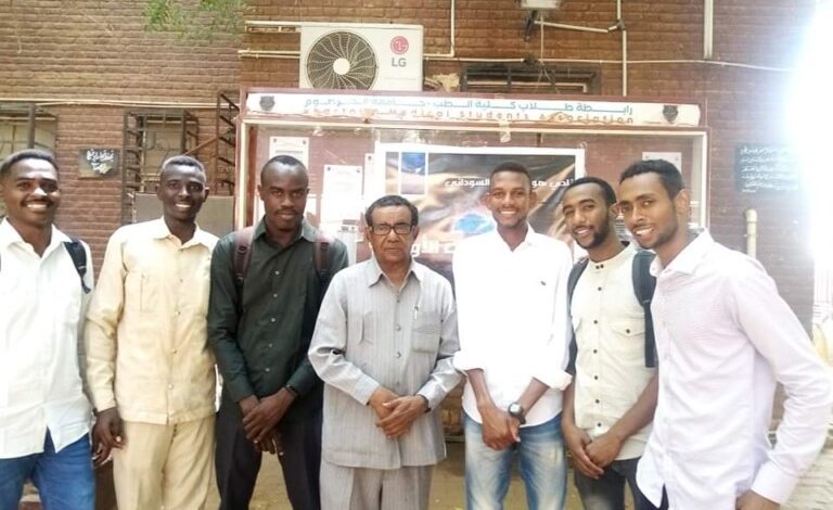 أستاذ جامعي سوداني: الجميلات من الطالبات بزيدهن 10 درجات إضافية في التصحيح لانو الجمال لازم يُقيّٓم FB IMG 1660207622936 768x576 1