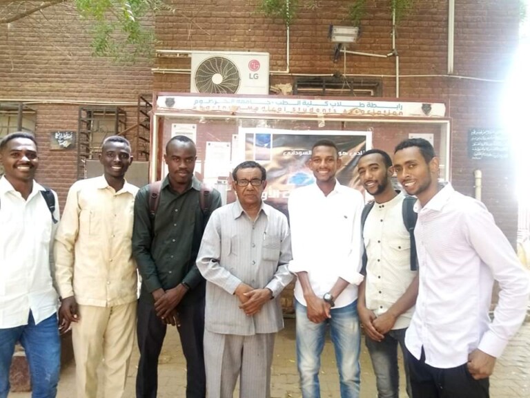 أستاذ جامعي سوداني: الجميلات من الطالبات بزيدهن 10 درجات إضافية في التصحيح لانو الجمال لازم يُقيّٓم FB IMG 1660207622936 768x576 1
