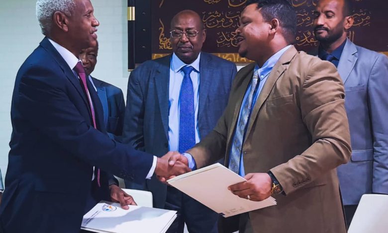 شركة زادنا العالمية .. توقع عقد تطوير مطار كادوقلي .. وتضع خطة مشاريع الأمن الغذائي العربي والأفريقي IMG 20220830 WA0005