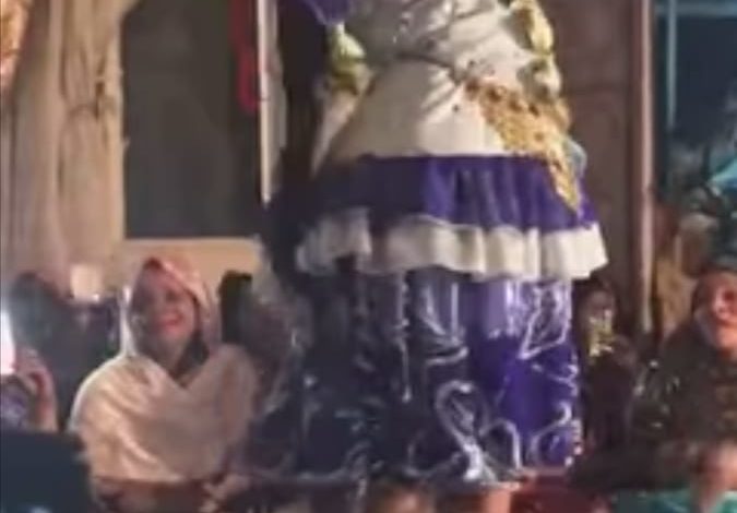 بين الرفض والقبول.. رقيص العروس.. كاميرات الهواتف تتربَّص رقيص عروس 1