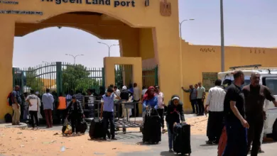 شاب سوداني يدعو لوقف الصادرات لمصر وإغلاق المعابر.. والجدل يشتعل معبر ارقين